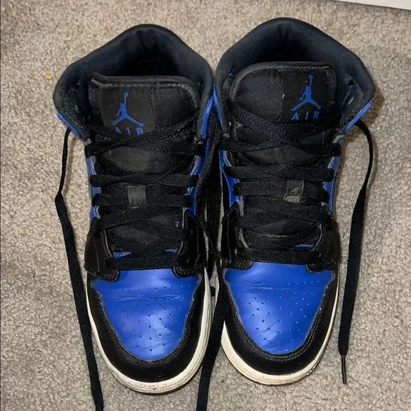 Nike Kids Black and Blue High-Top Air Jordan - Picture 2 of 6